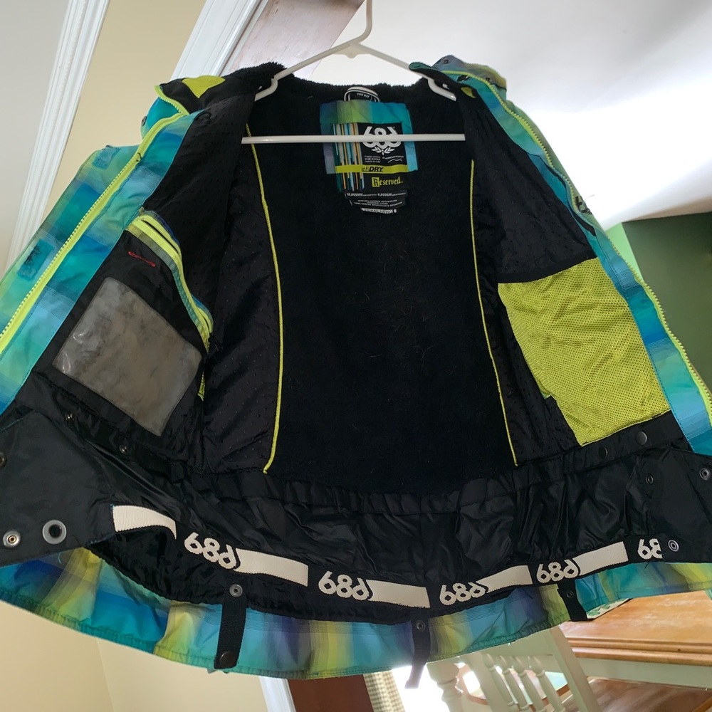 Ski / Winter Jacket - image 4